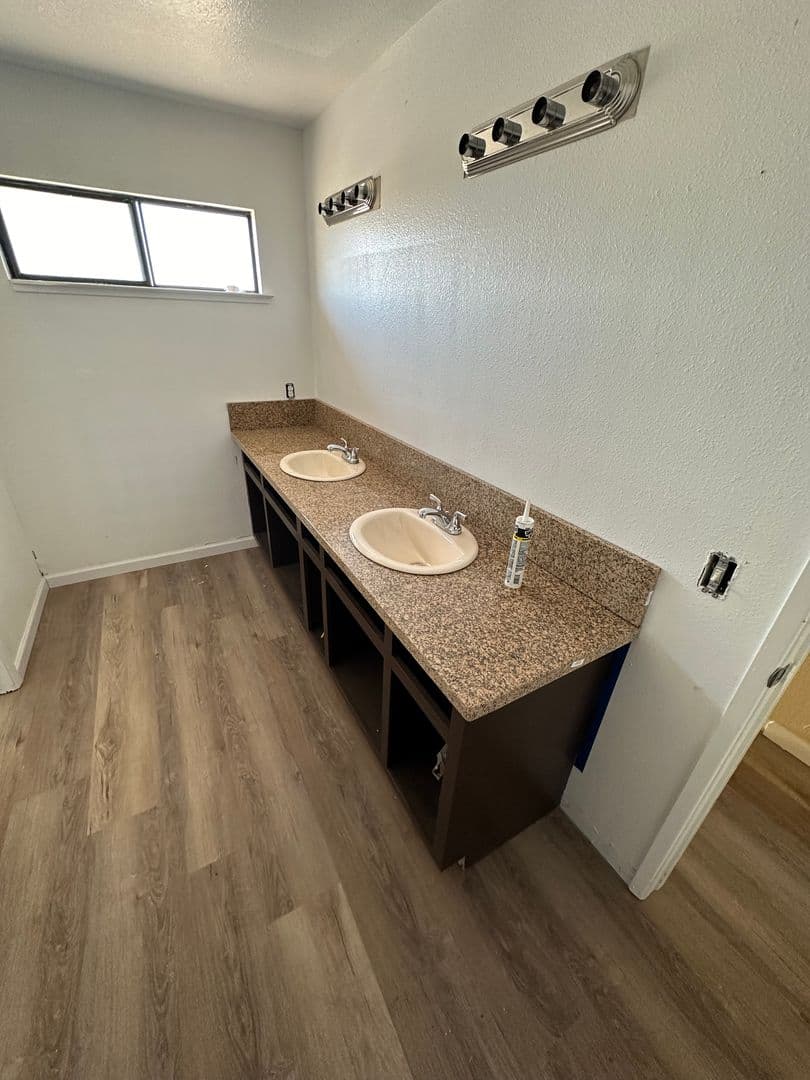 Madera Apartment: 1025 Barnett Way