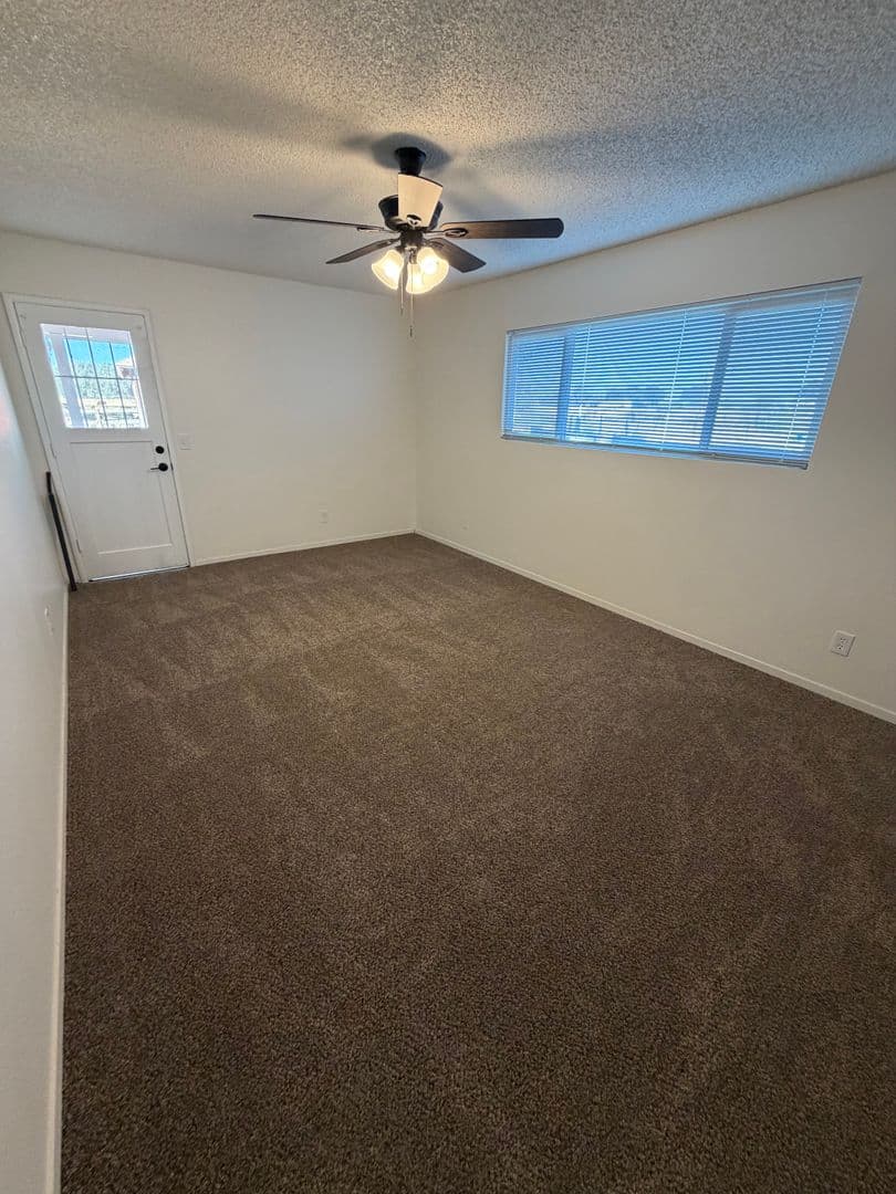 Lemoore House: 7666 19 1/2 Ave