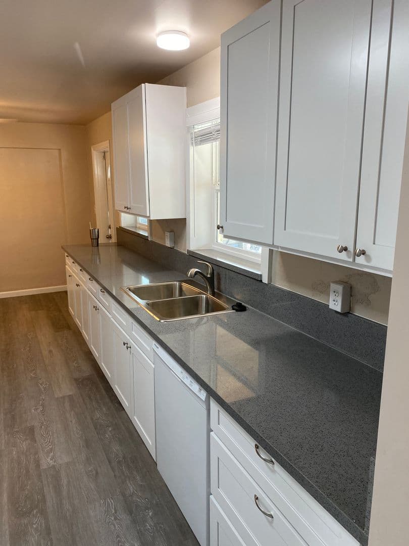 Madera Apartment: 821 E. 5th Street
