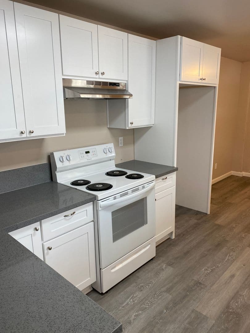 Madera Apartment: 821 E. 5th Street