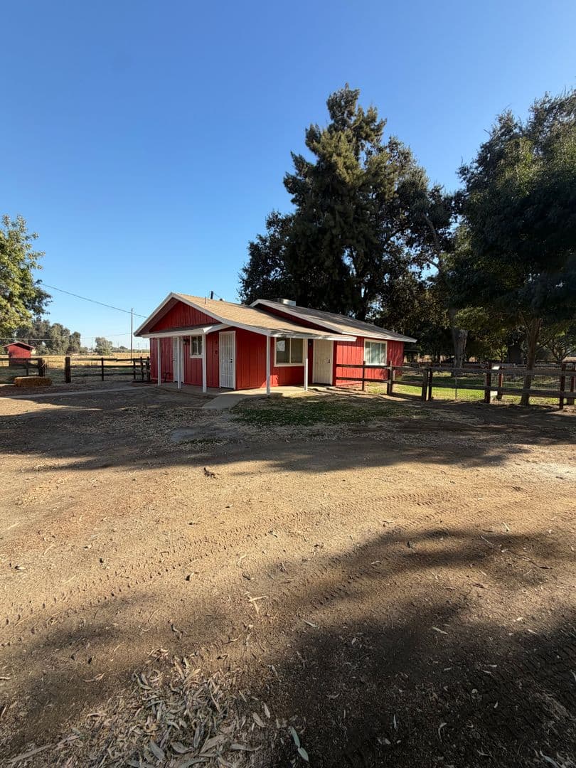 Lemoore House: 7666 19 1/2 Ave