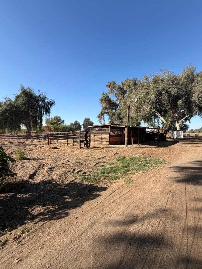 Lemoore House: 7666 19 1/2 Ave
