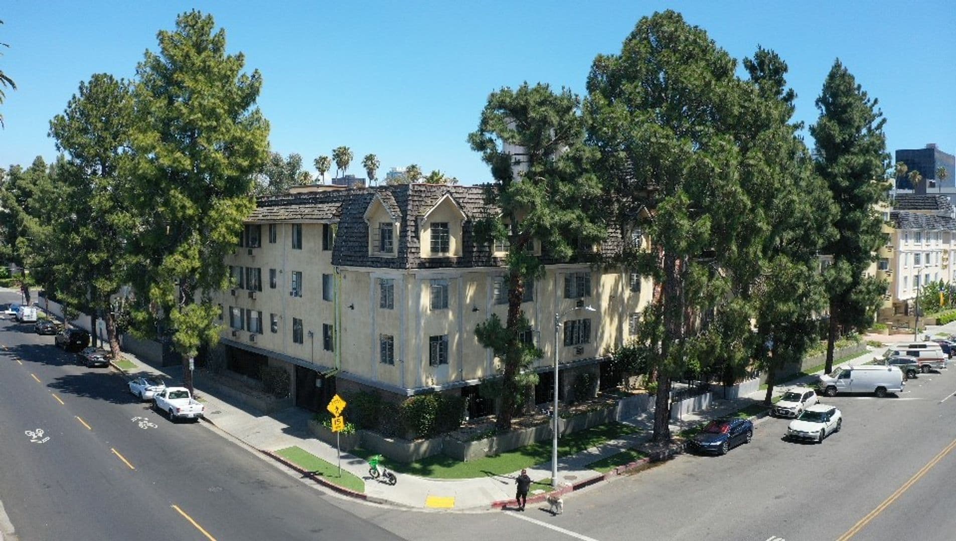 Los Angeles Apartment: 400 S. Harvard Blvd.