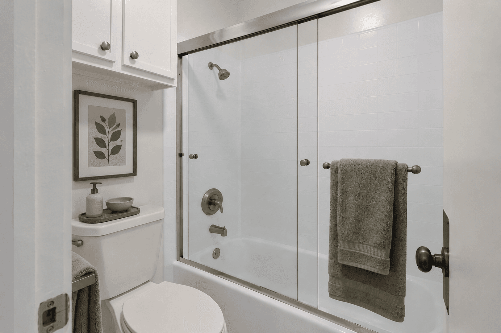 Los Angeles Apartment: 400 S. Harvard Blvd.