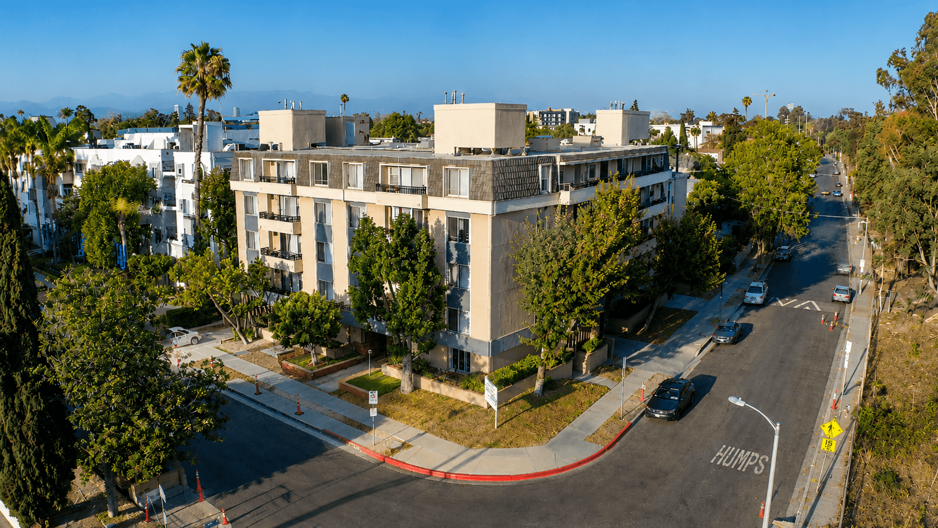 Los Angeles Apartment: 3344 castle heights ave.