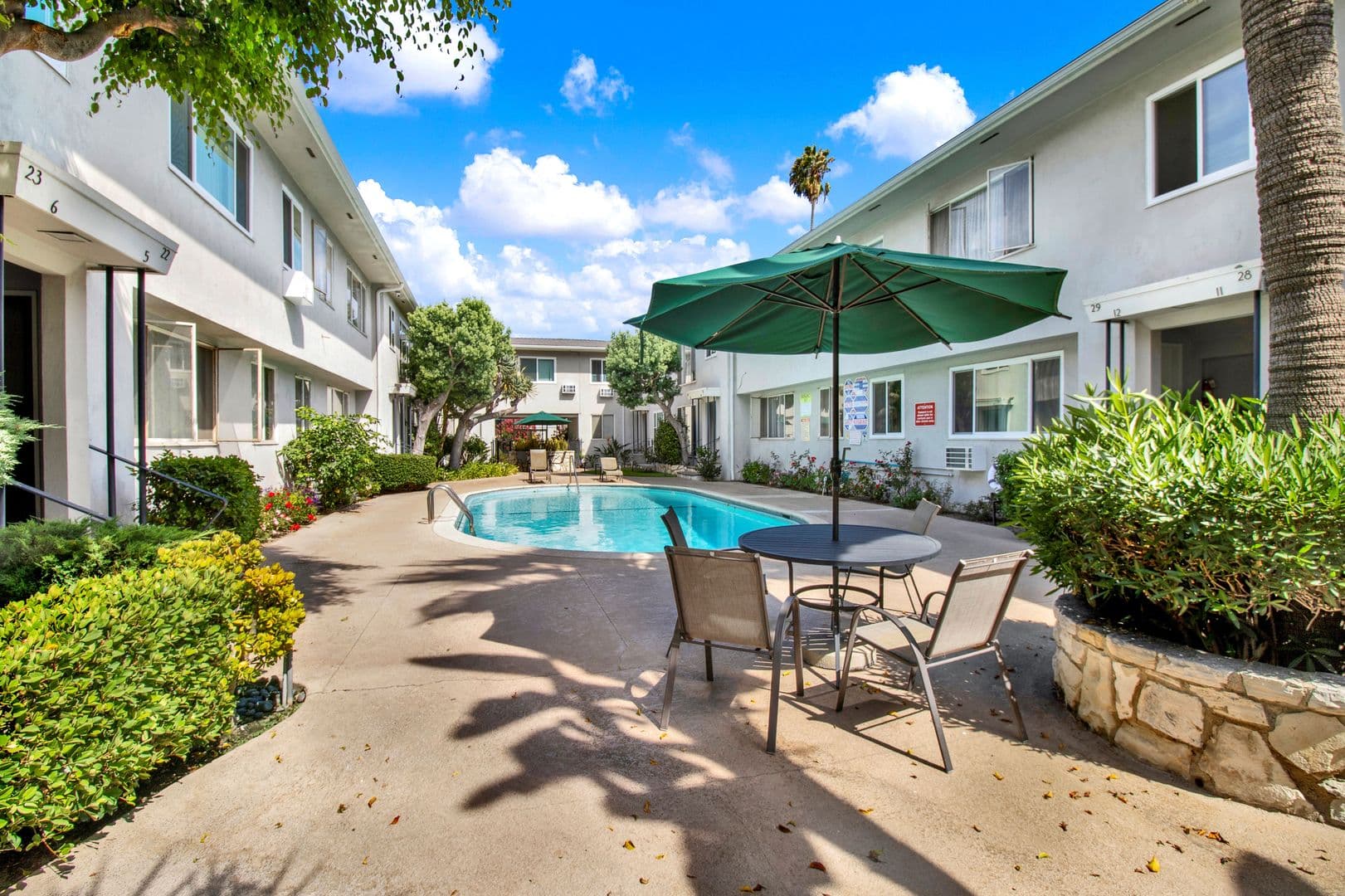 Los Angeles Apartment: 1625-1627 N. Laurel Ave.