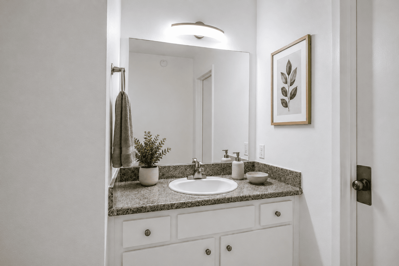 Los Angeles Apartment: 400 S. Harvard Blvd.