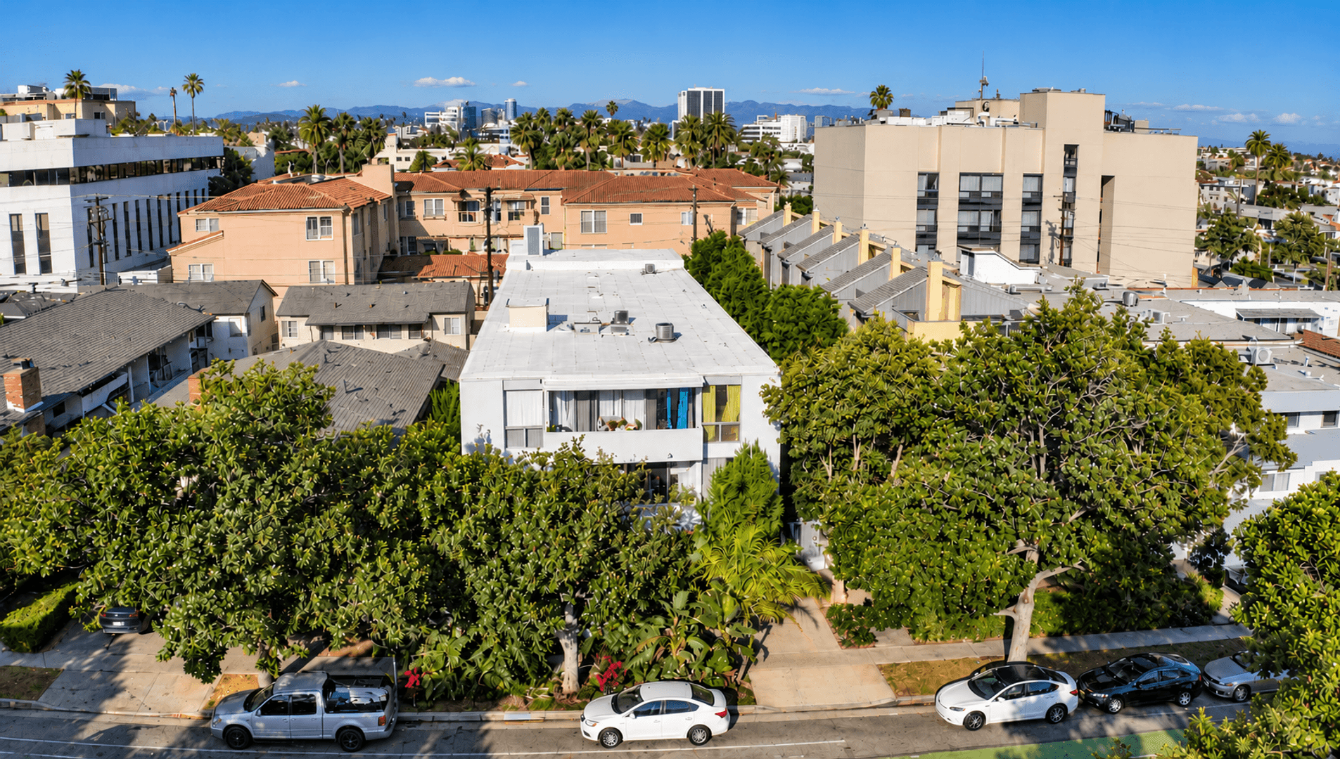 Santa Monica Apartment: 1323 14th St.