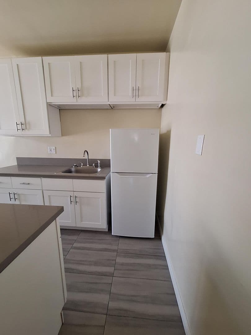 West Hollywood Apartment: 1153 N. Vista St.
