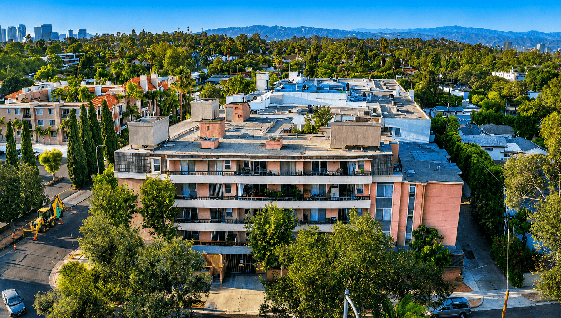 Los Angeles Apartment: 3344 castle heights ave.