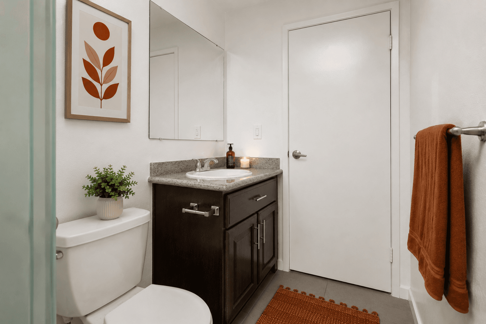 Los Angeles Apartment: 4505-4509 Maplewood Ave.