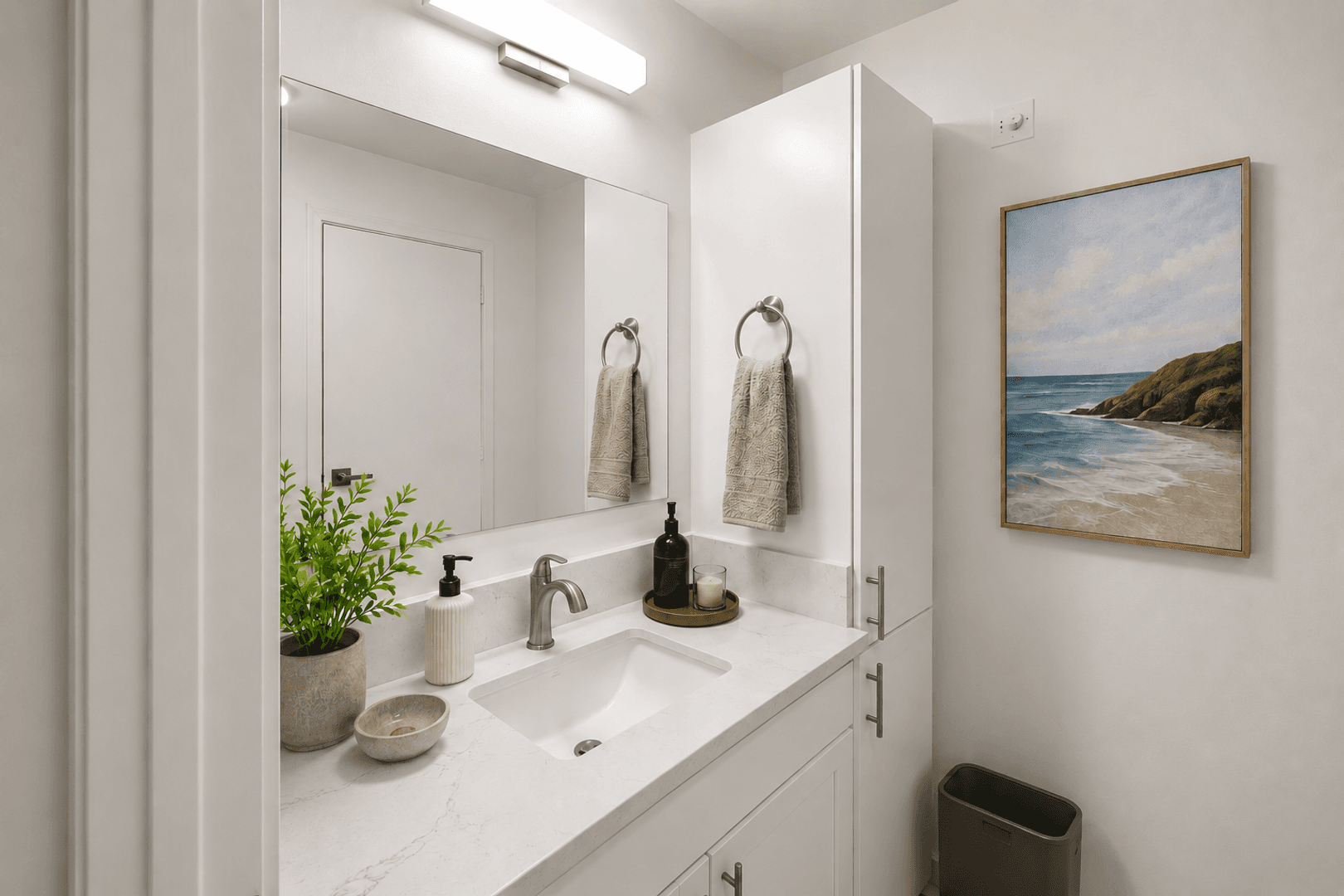 Los Angeles Apartment: 6633 Yucca St.