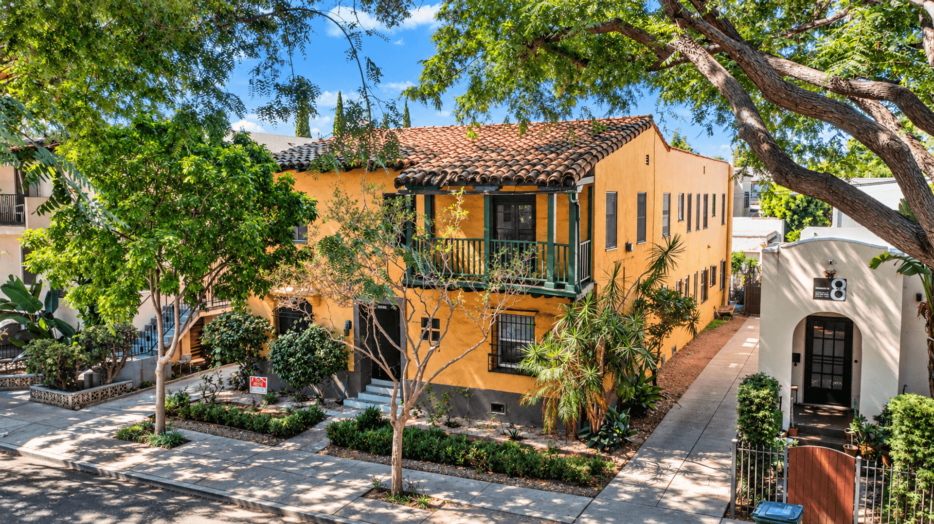 West Hollywood Apartment: 1153 N. Vista St.