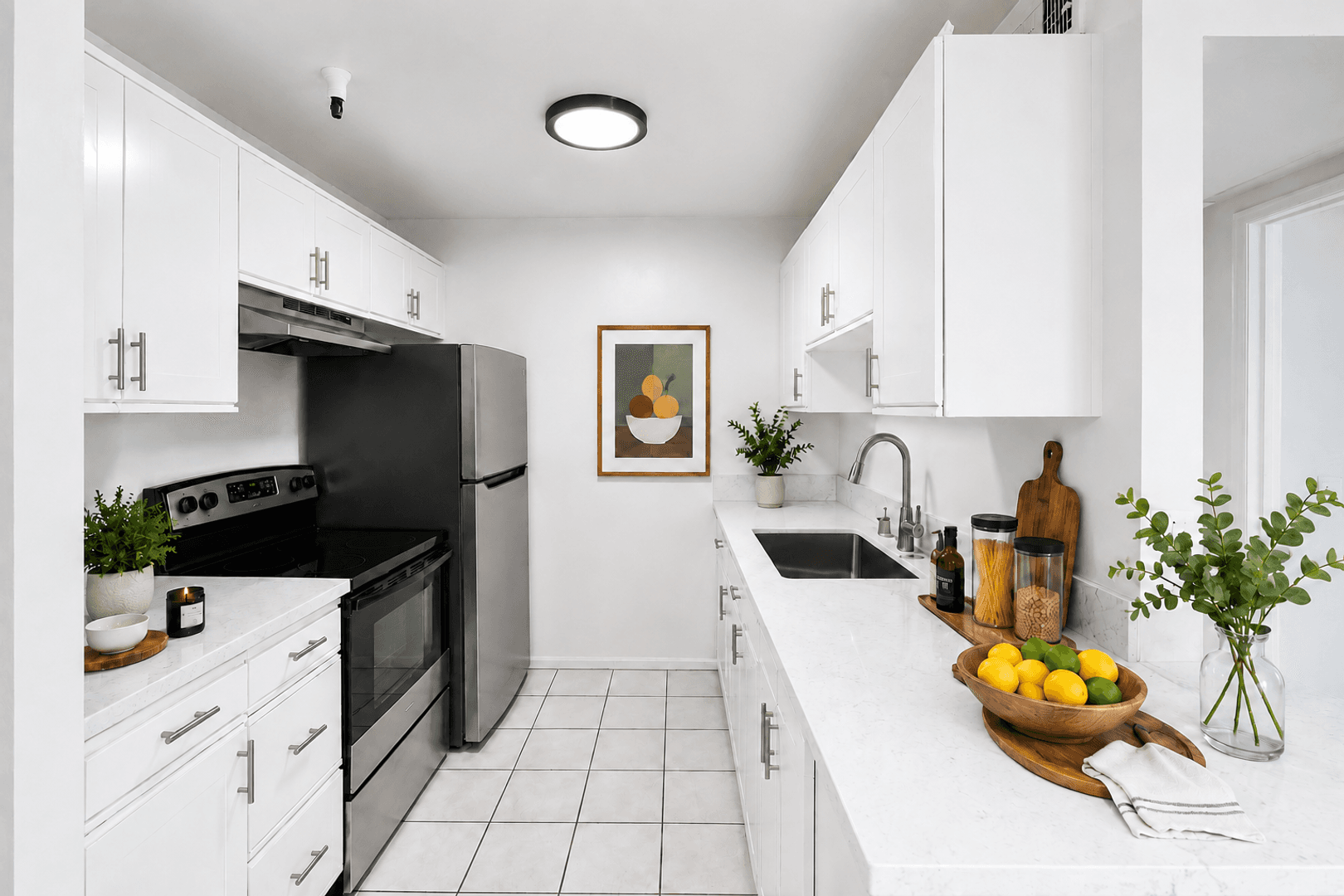 Los Angeles Apartment: 6633 Yucca St.