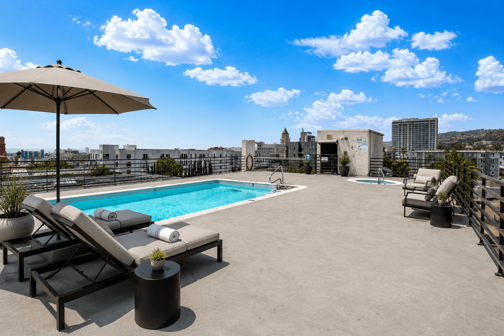 Los Angeles Apartment: 6633 Yucca St.