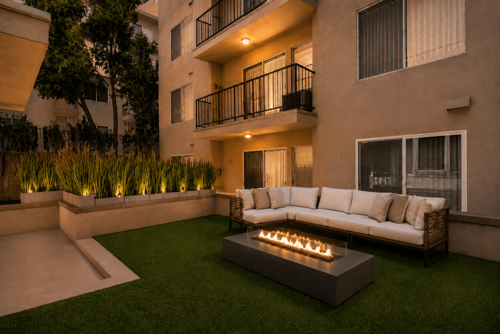 Los Angeles Apartment: 3344 castle heights ave.