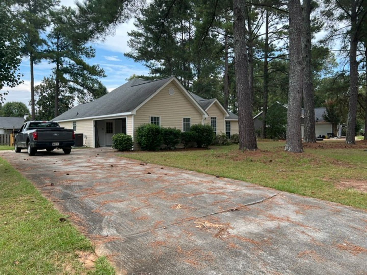 Warner Robins House: 121 Timber Ridge Drive