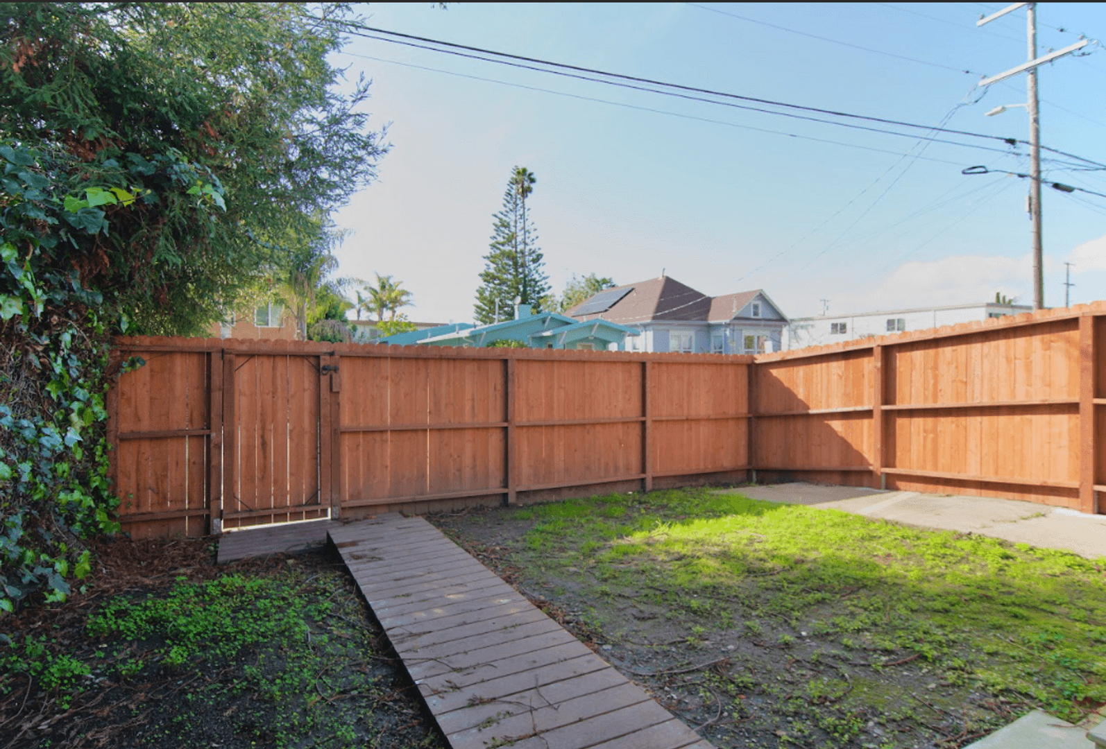Berkeley Apartment: 2875 California Street