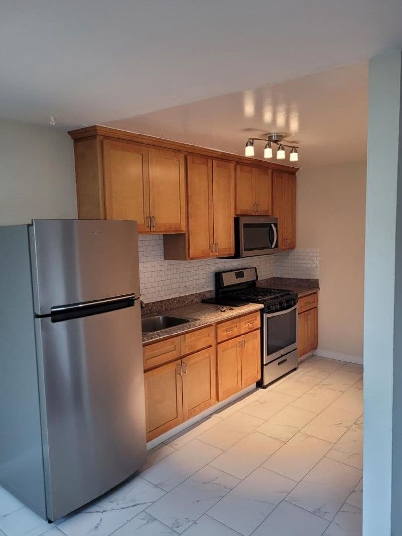 Hayward Apartment: 25401 Cypress Ave