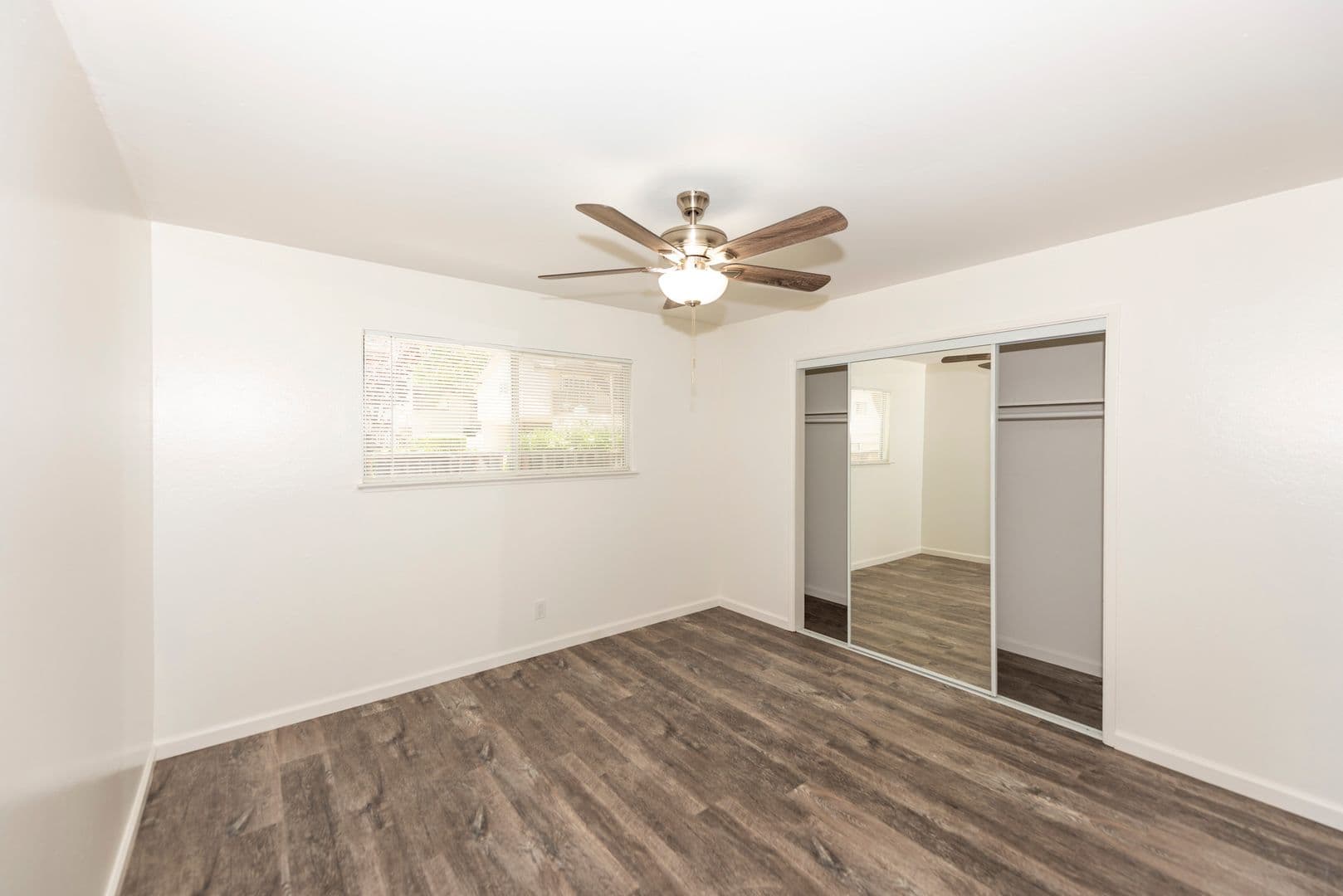 Mountain View Apartment: 37-41 Sherland Avenue