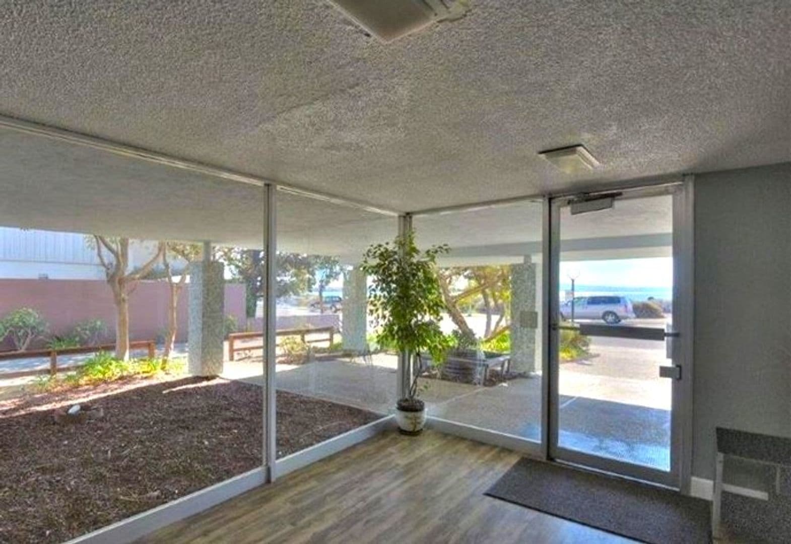 Alameda Apartment: 2019 Shoreline Drive