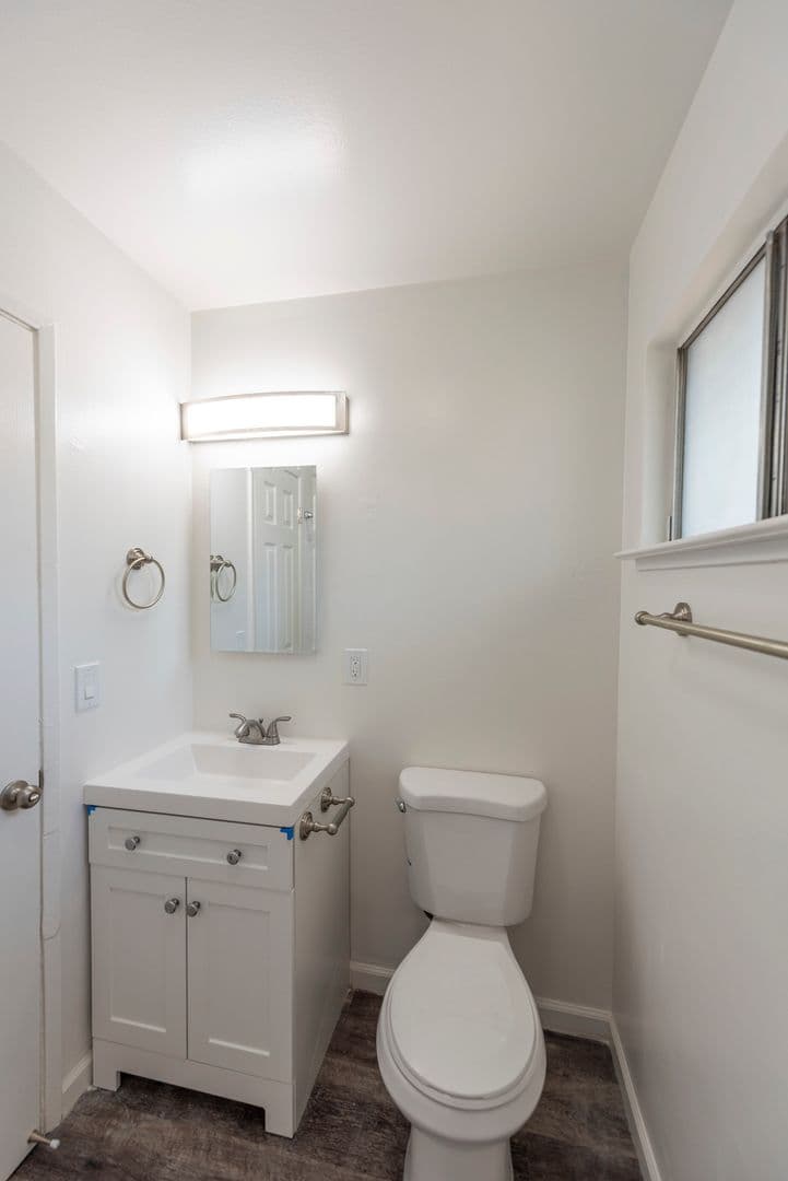 Mountain View Apartment: 37-41 Sherland Avenue