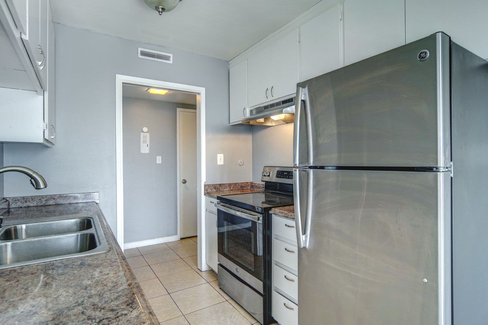 Alameda Apartment: 2019 Shoreline Drive
