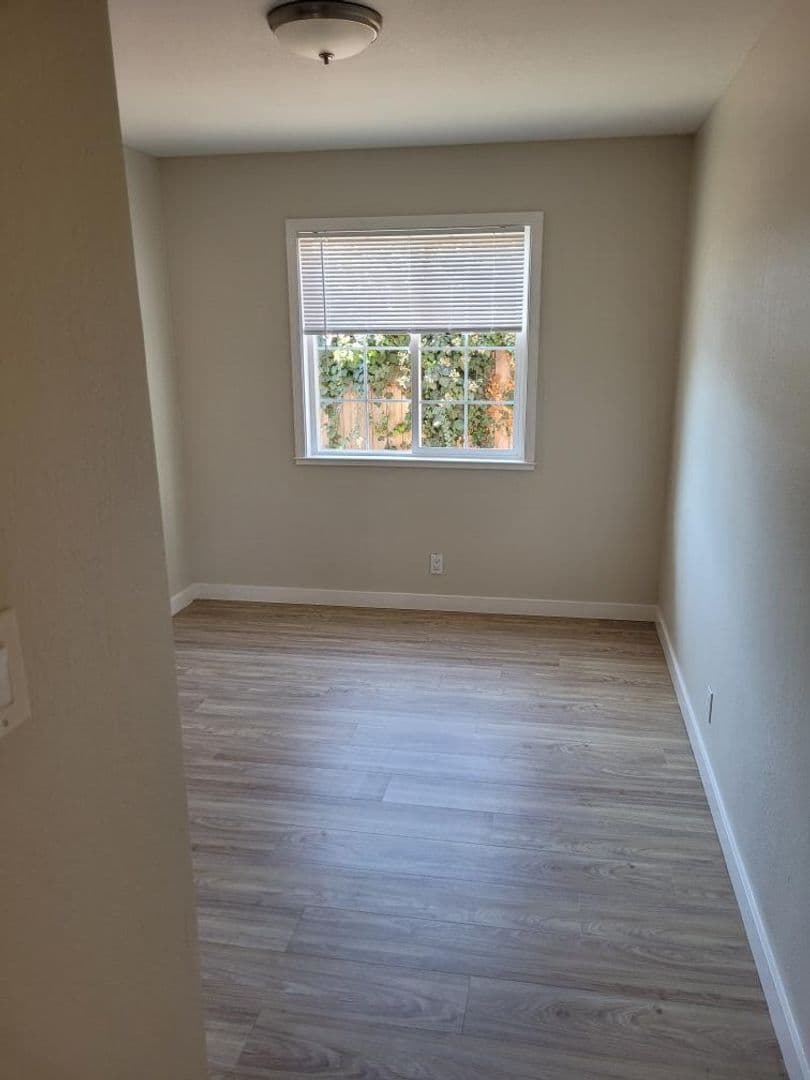 Hayward Apartment: 25401 Cypress Ave