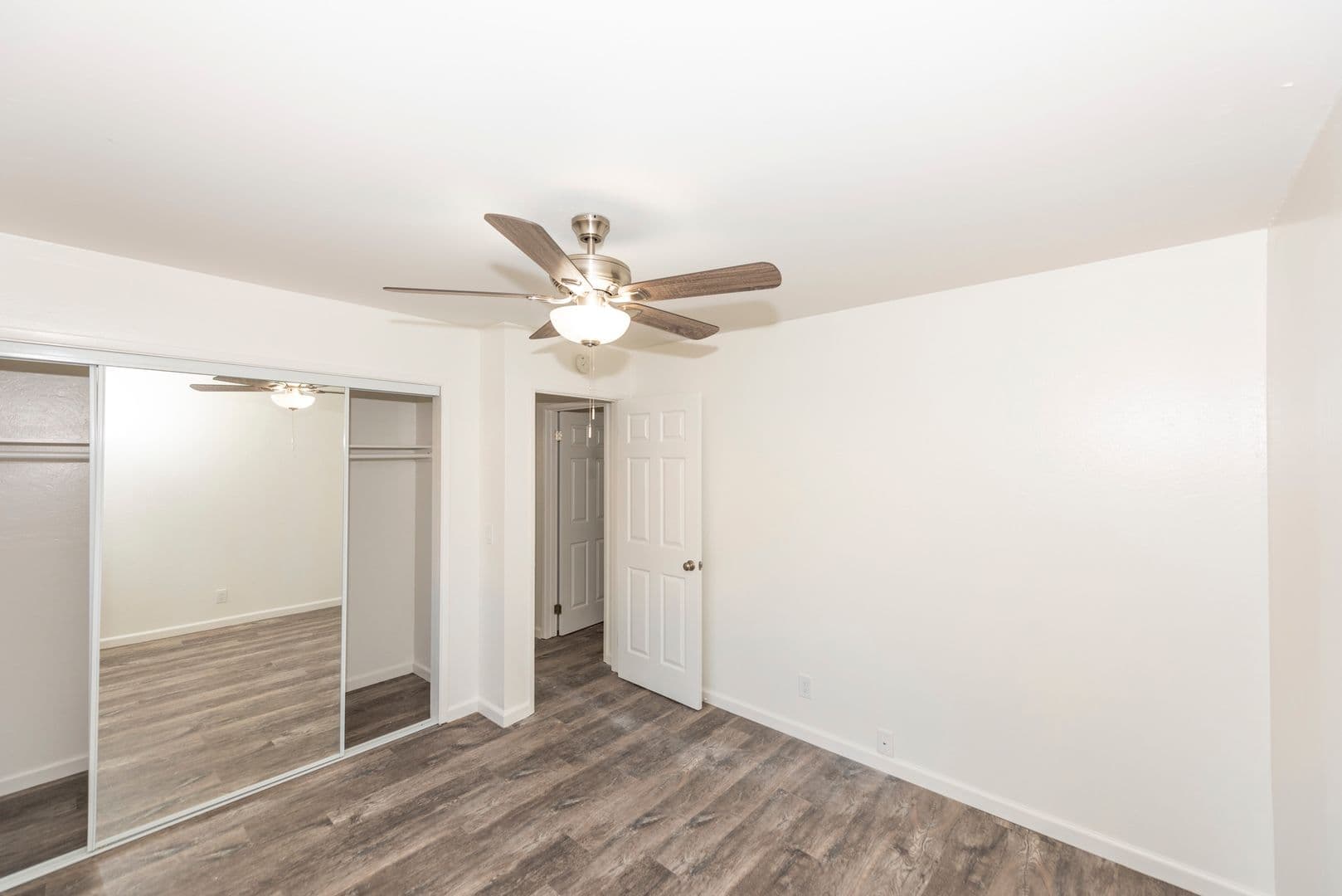 Mountain View Apartment: 37-41 Sherland Avenue