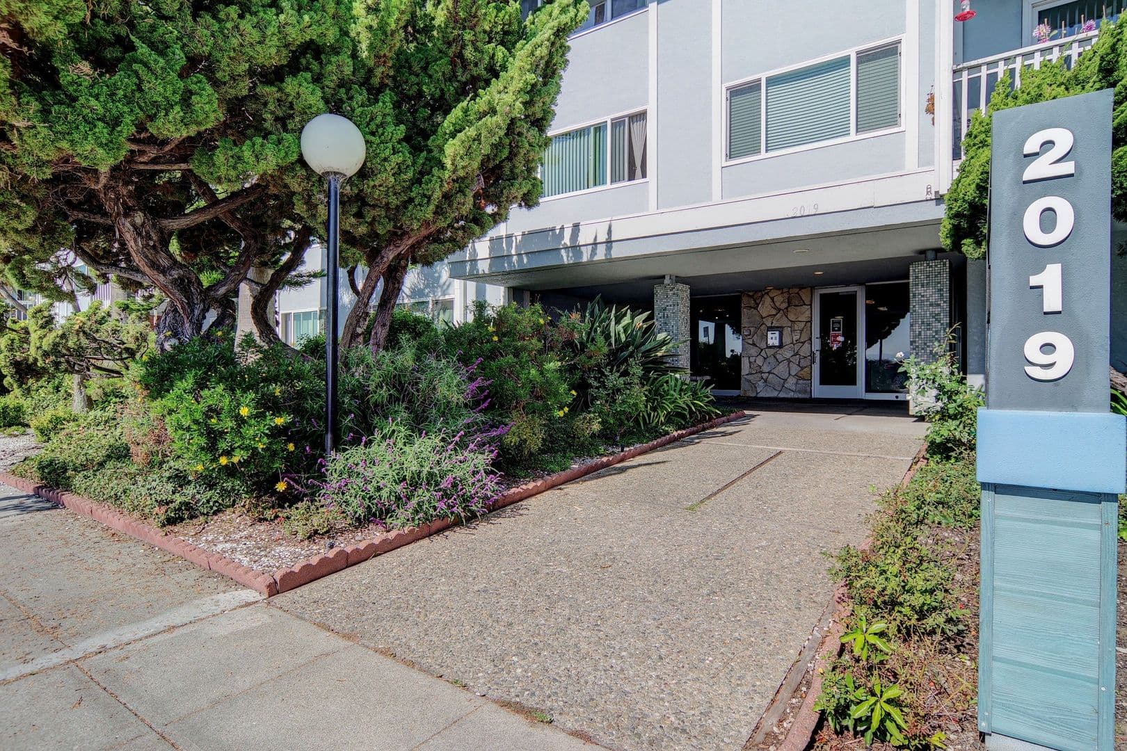 Alameda Apartment: 2019 Shoreline Drive