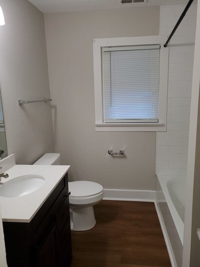 Elizabeth City House: 203 Queen Street