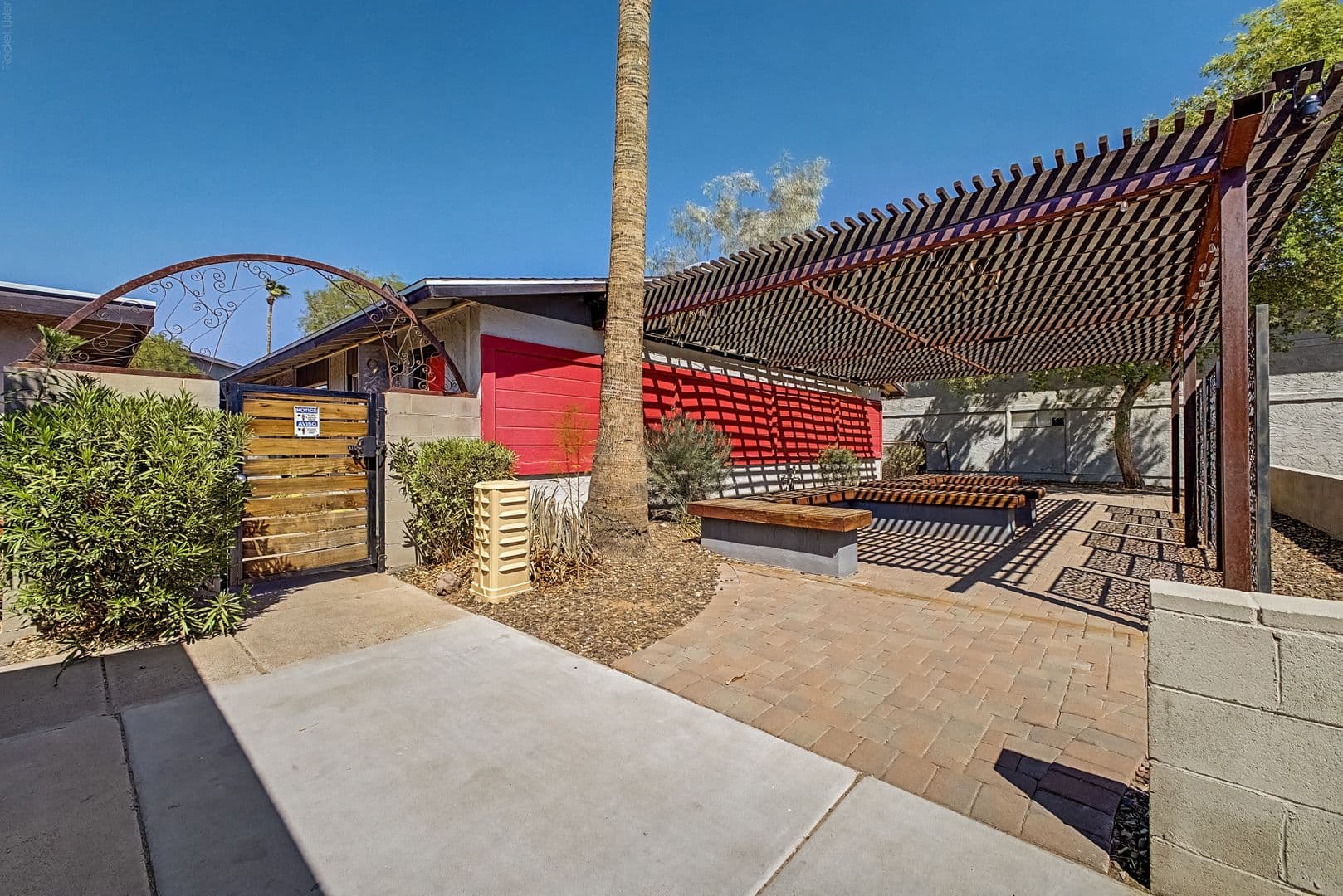 Phoenix Apartment: 1632 E. Cambridge Ave.