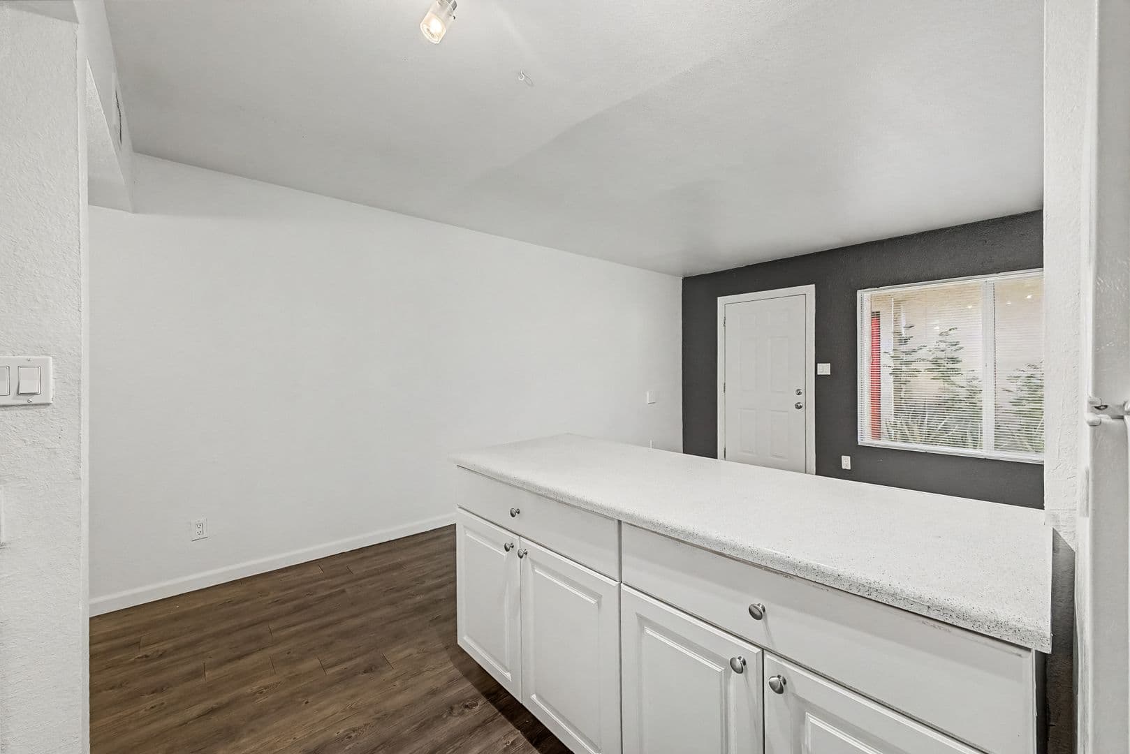Phoenix Apartment: 1632 E. Cambridge Ave.