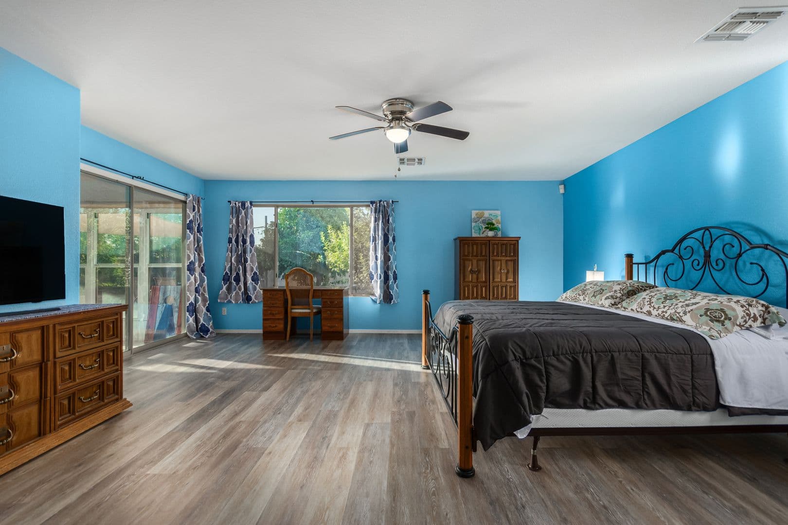 Peoria House: 8440 W Alex Ave