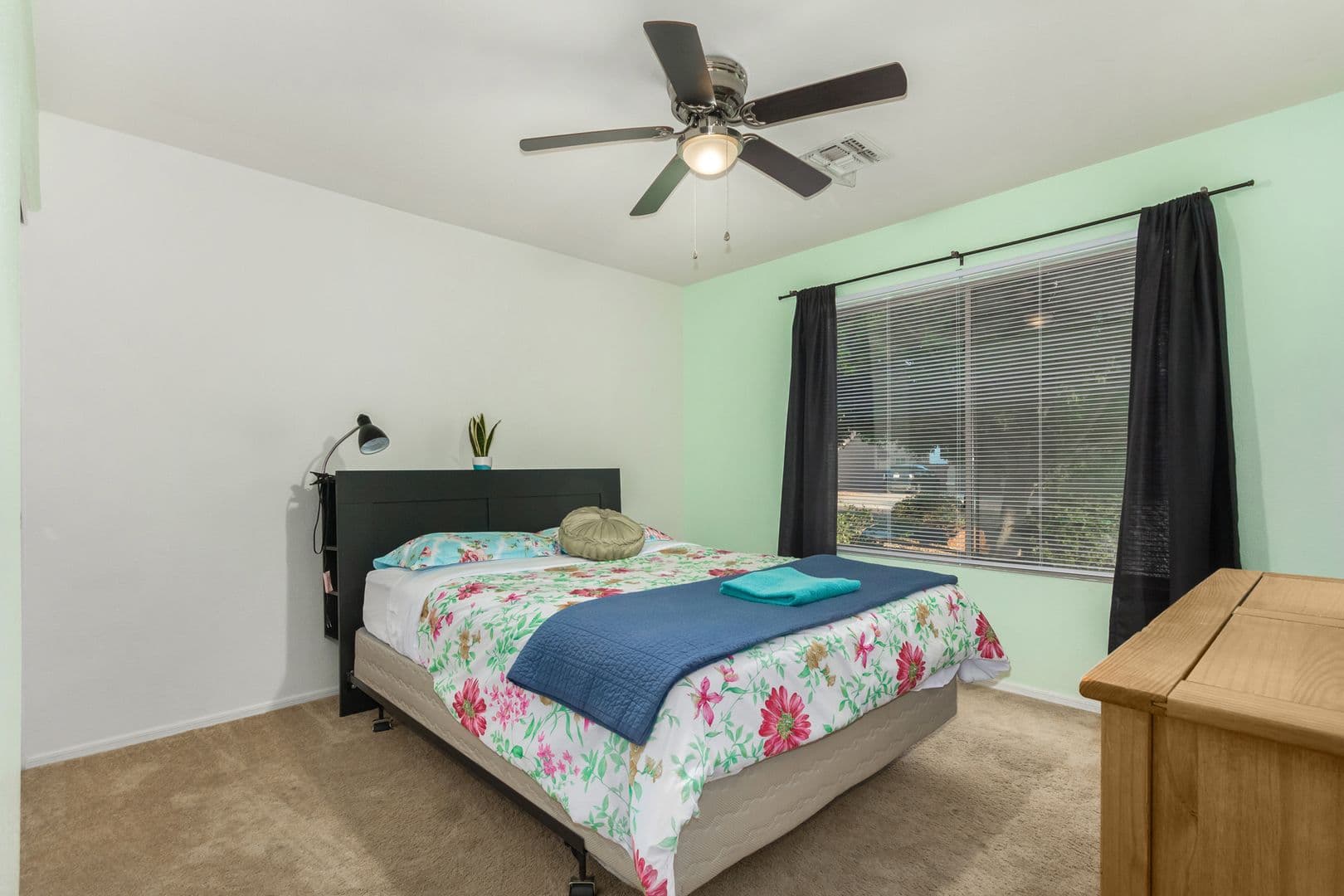 Peoria House: 8440 W Alex Ave
