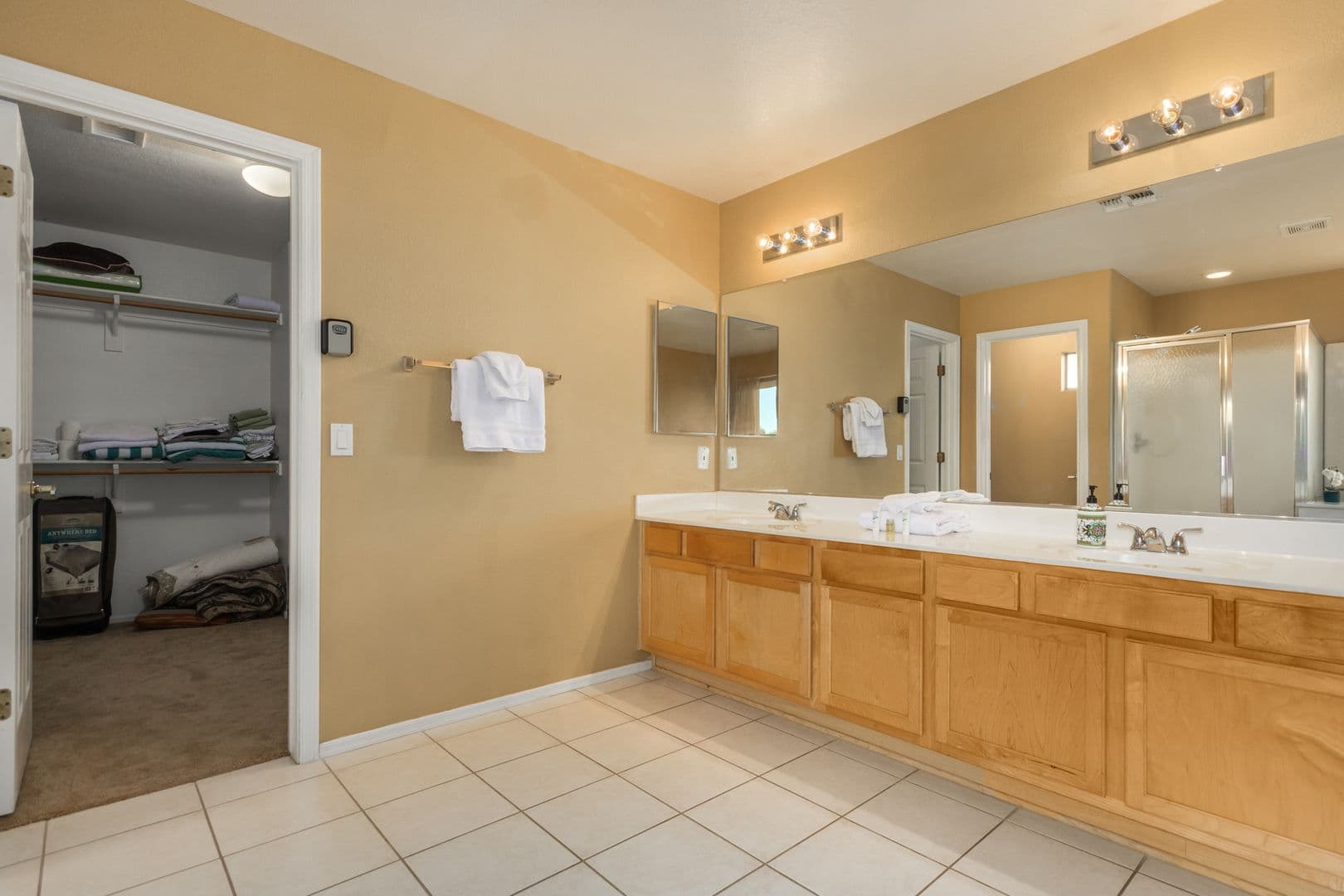 Peoria House: 8440 W Alex Ave