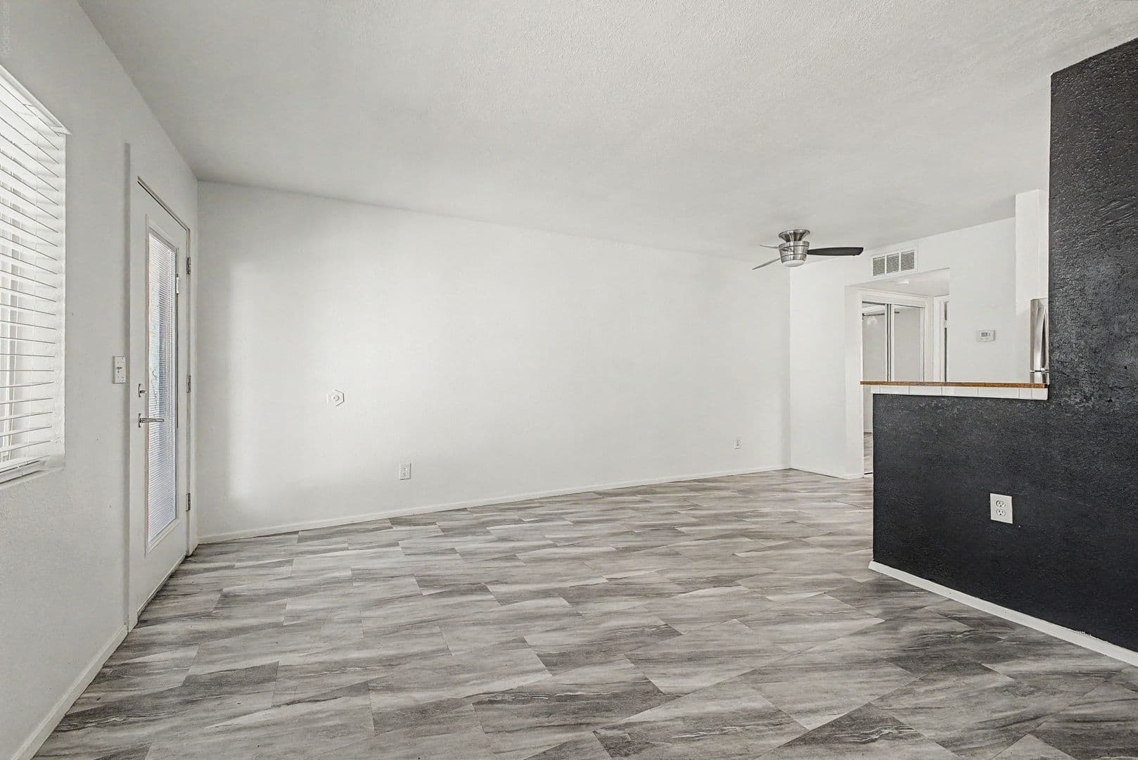 Phoenix Apartment: 1701 E. Cambridge Ave.