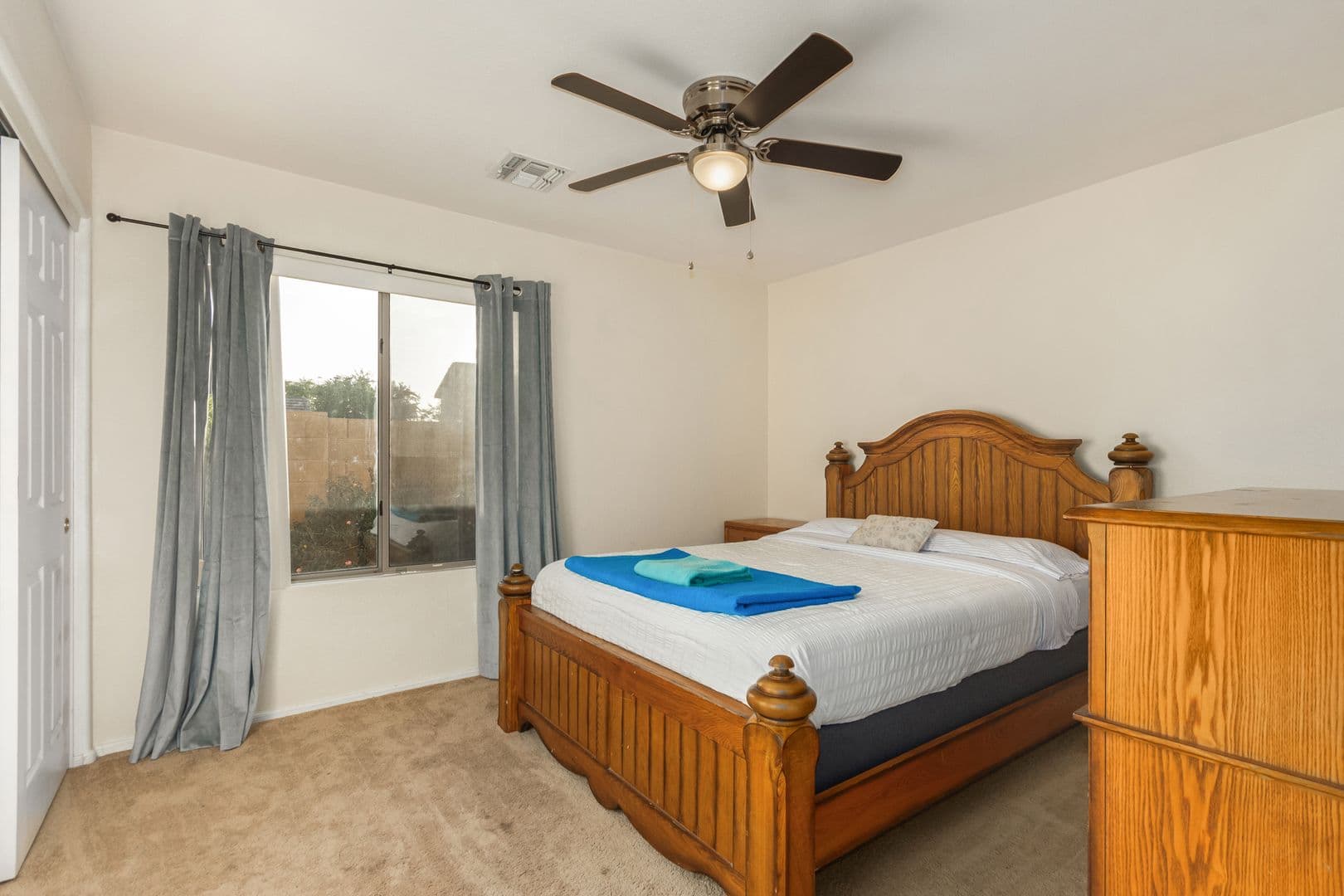 Peoria House: 8440 W Alex Ave