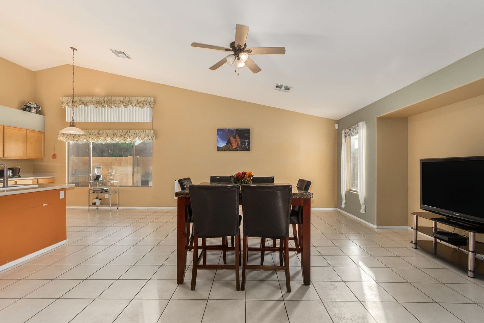 Peoria House: 8440 W Alex Ave