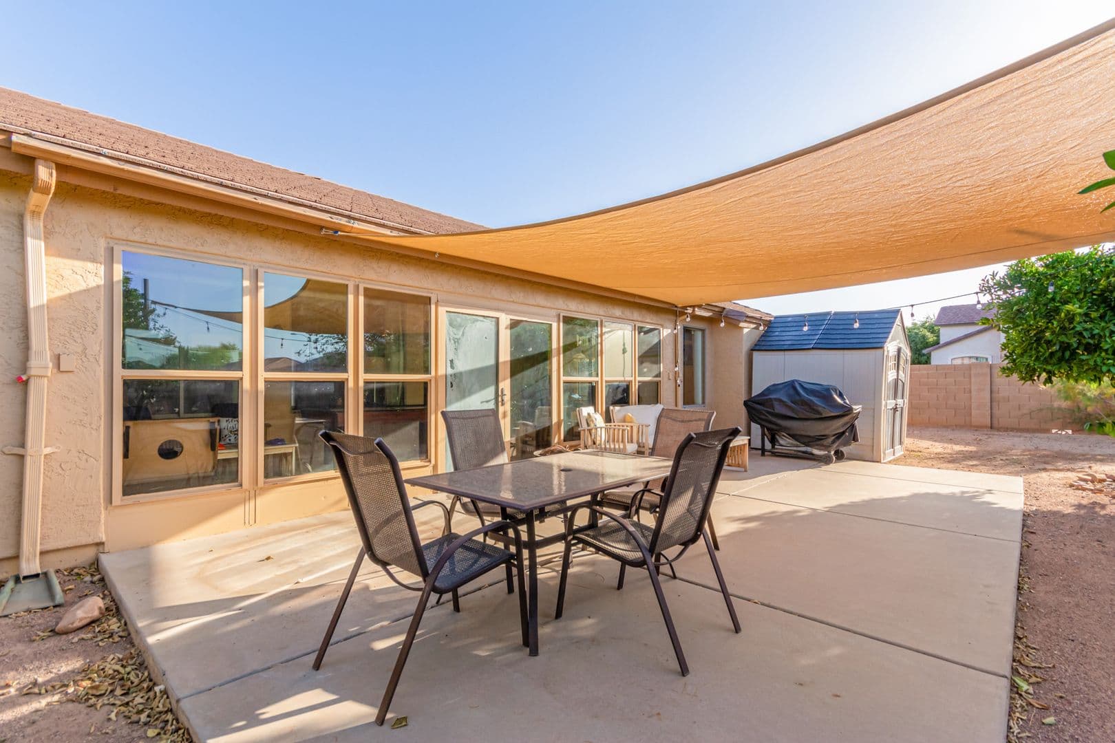 Peoria House: 8440 W Alex Ave