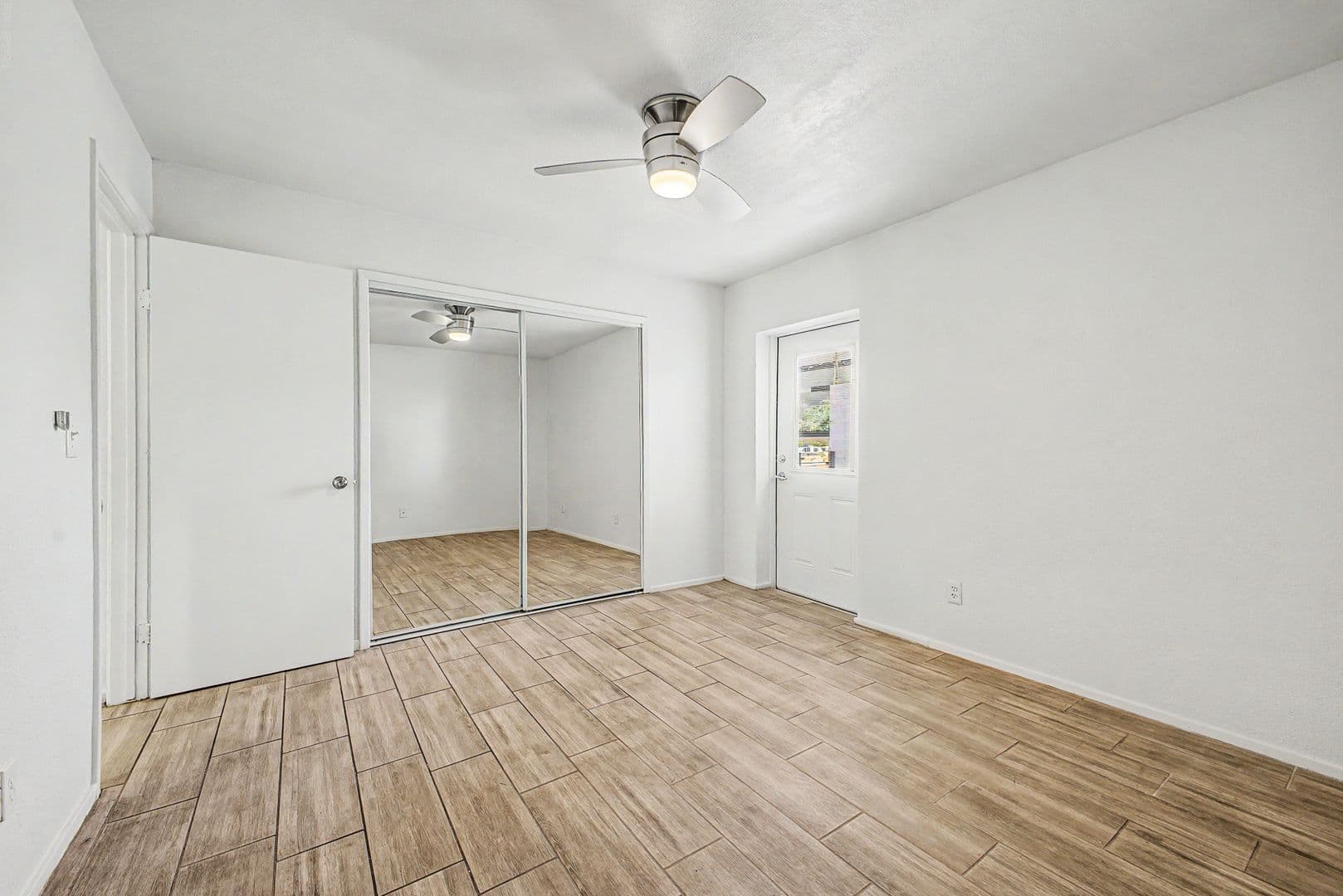 Phoenix Apartment: 1701 E. Cambridge Ave.