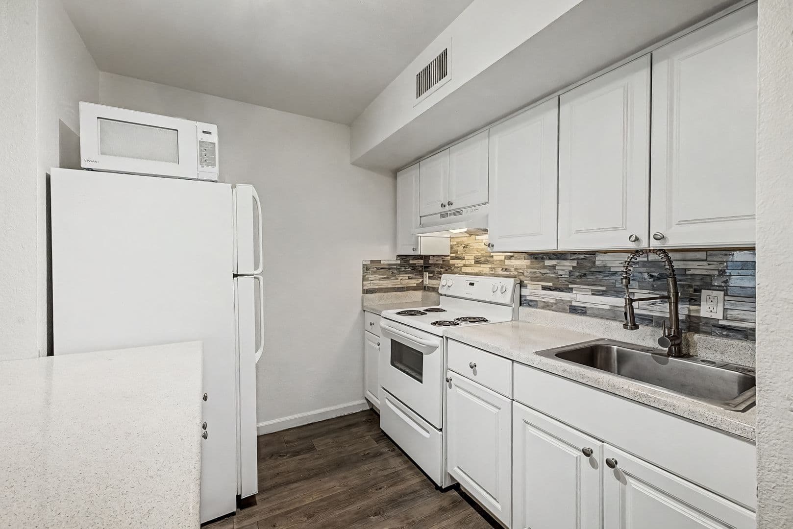 Phoenix Apartment: 1632 E. Cambridge Ave.