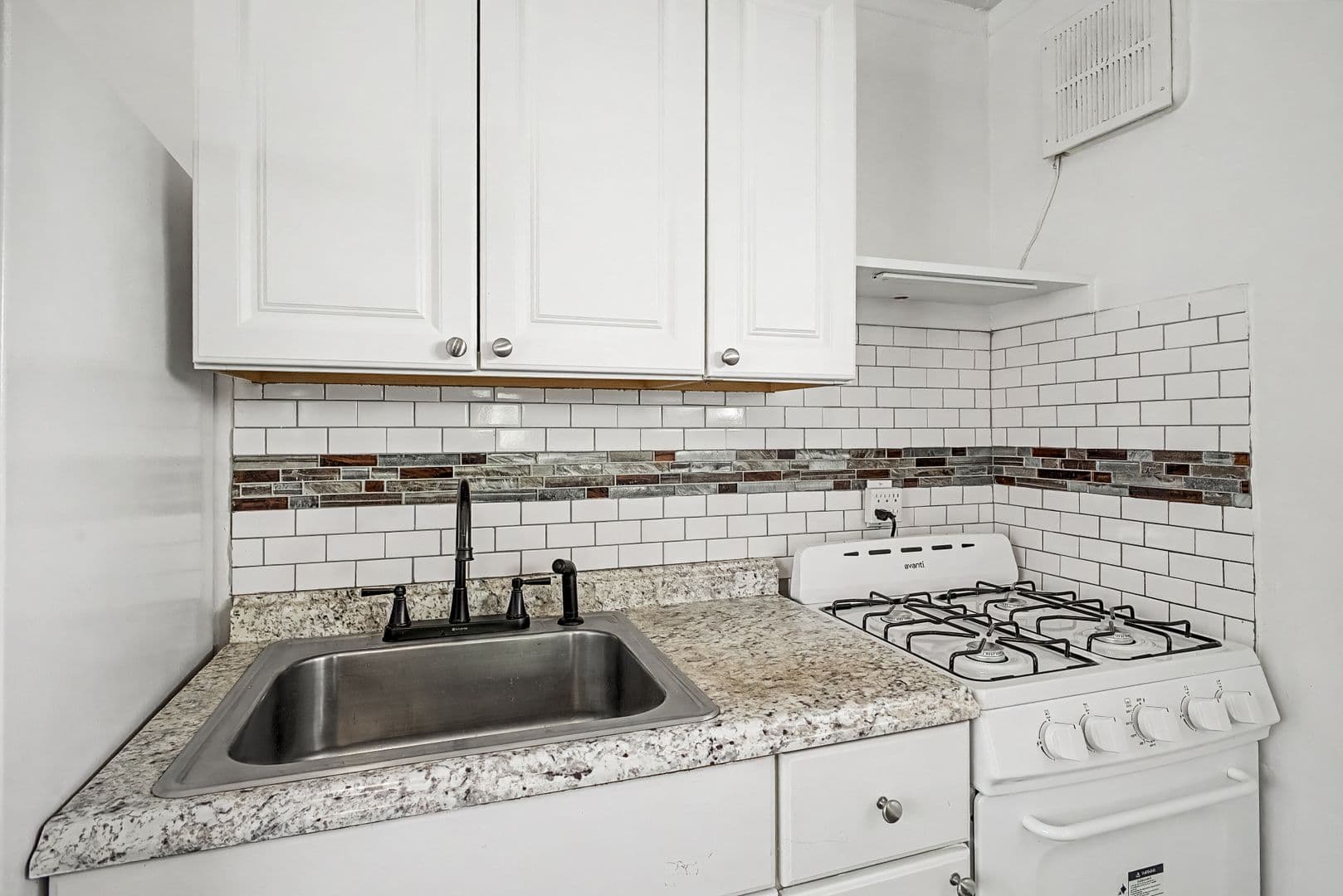 Phoenix Apartment: 1632 E. Cambridge Ave.