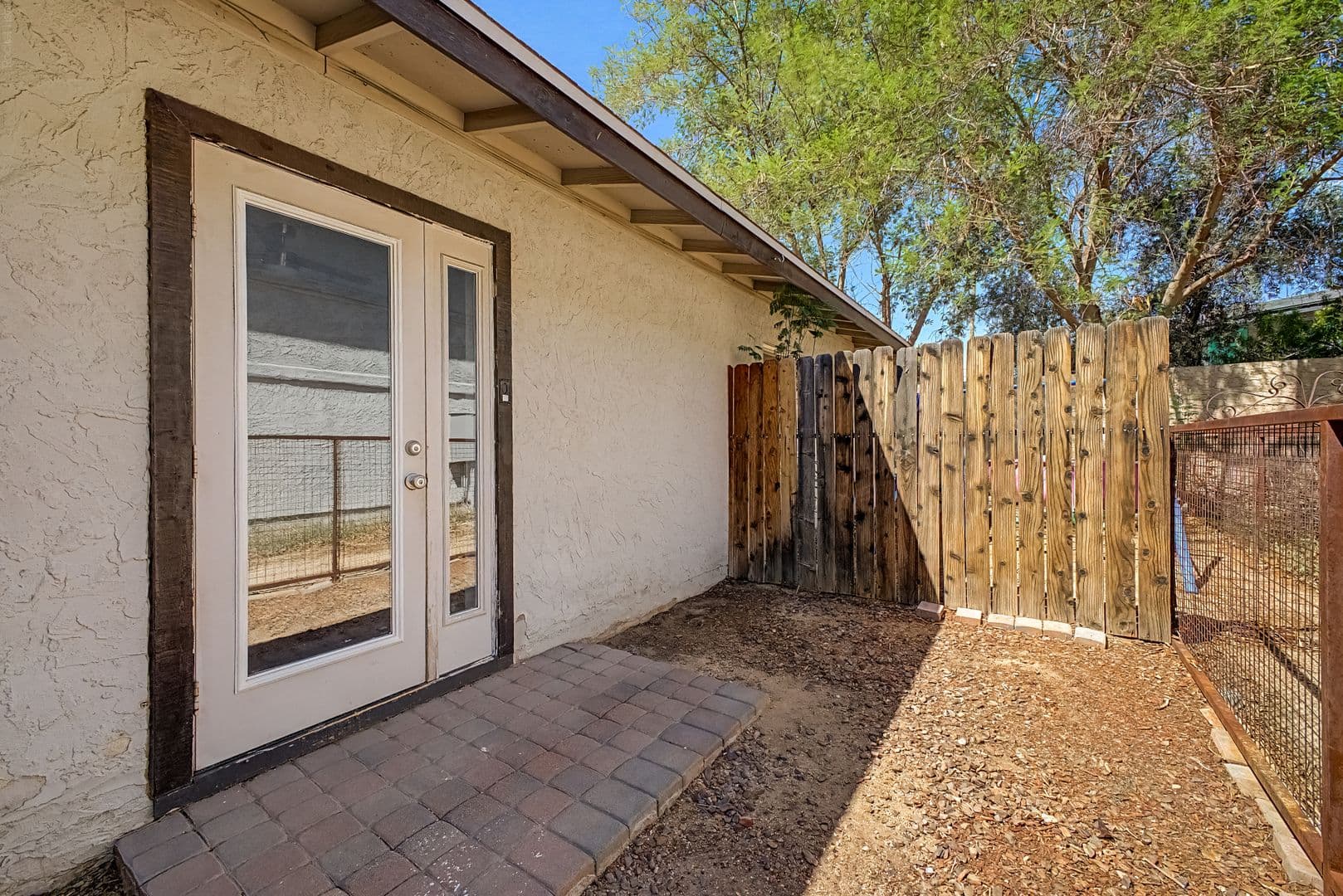 Phoenix Apartment: 1632 E. Cambridge Ave.