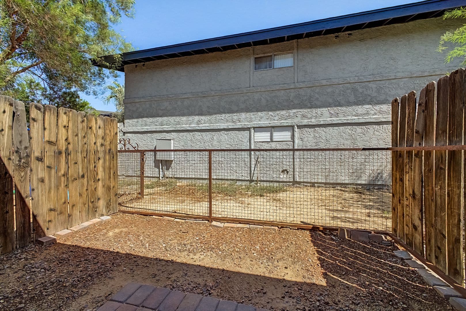 Phoenix Apartment: 1632 E. Cambridge Ave.