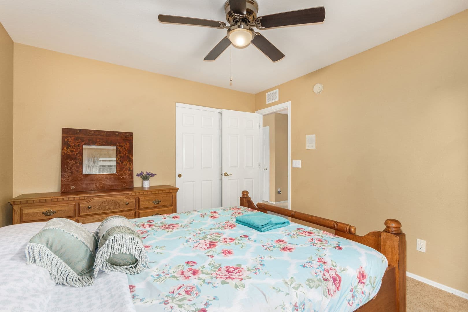 Peoria House: 8440 W Alex Ave