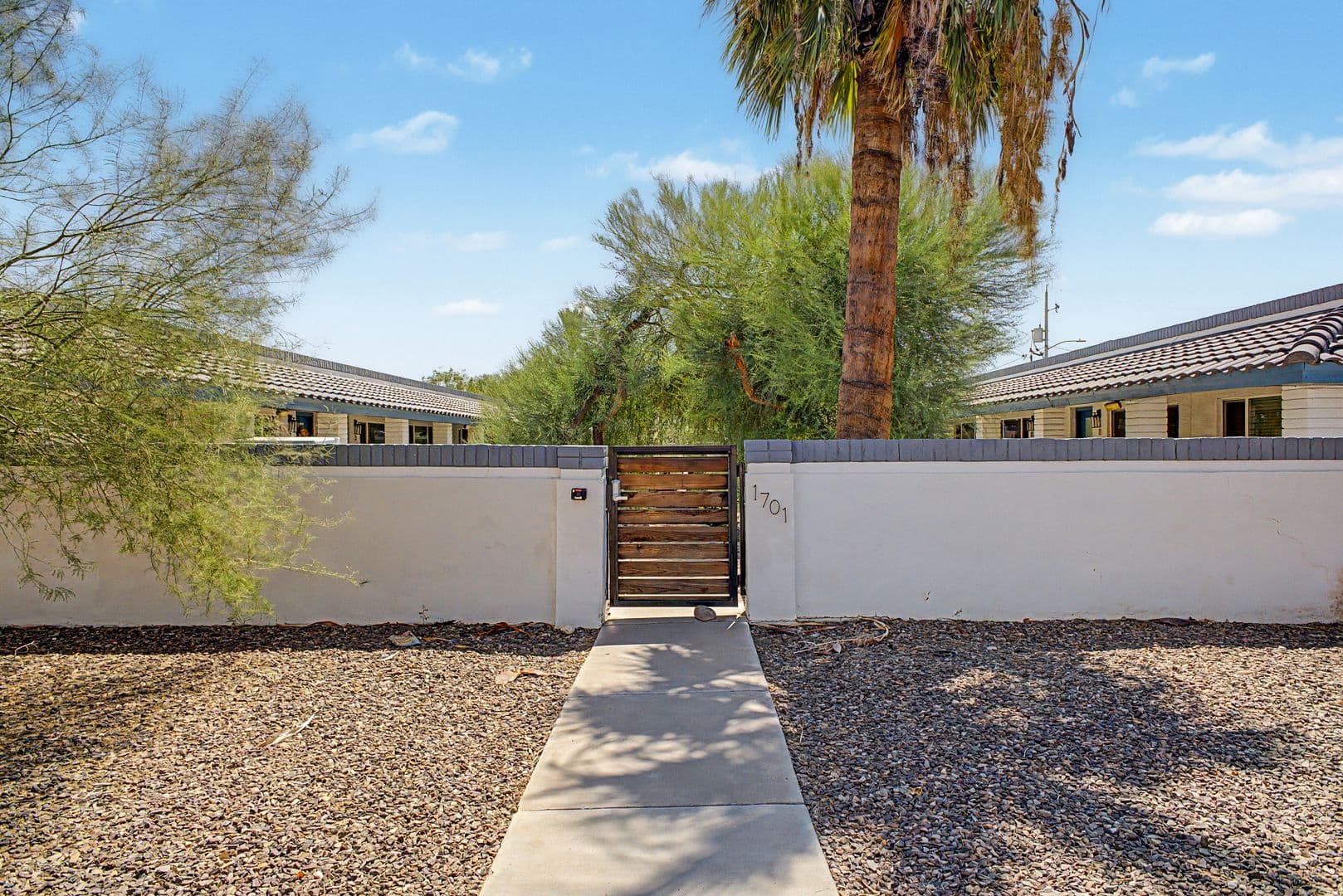 Phoenix Apartment: 1701 E. Cambridge Ave.
