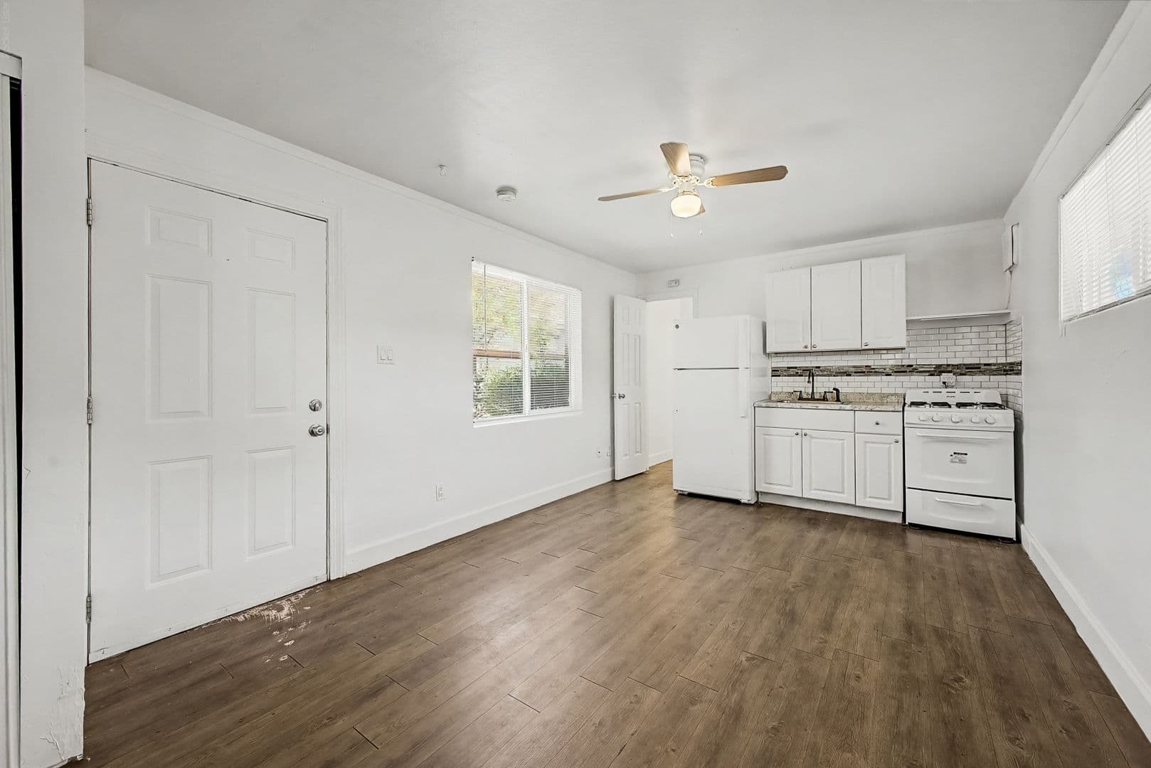 Phoenix Apartment: 1632 E. Cambridge Ave.