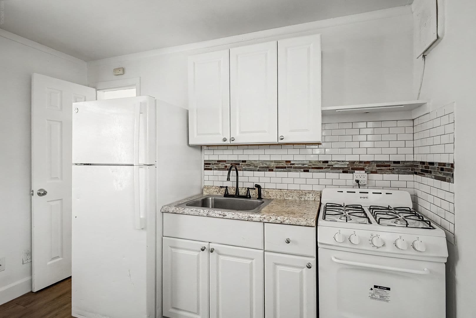 Phoenix Apartment: 1632 E. Cambridge Ave.
