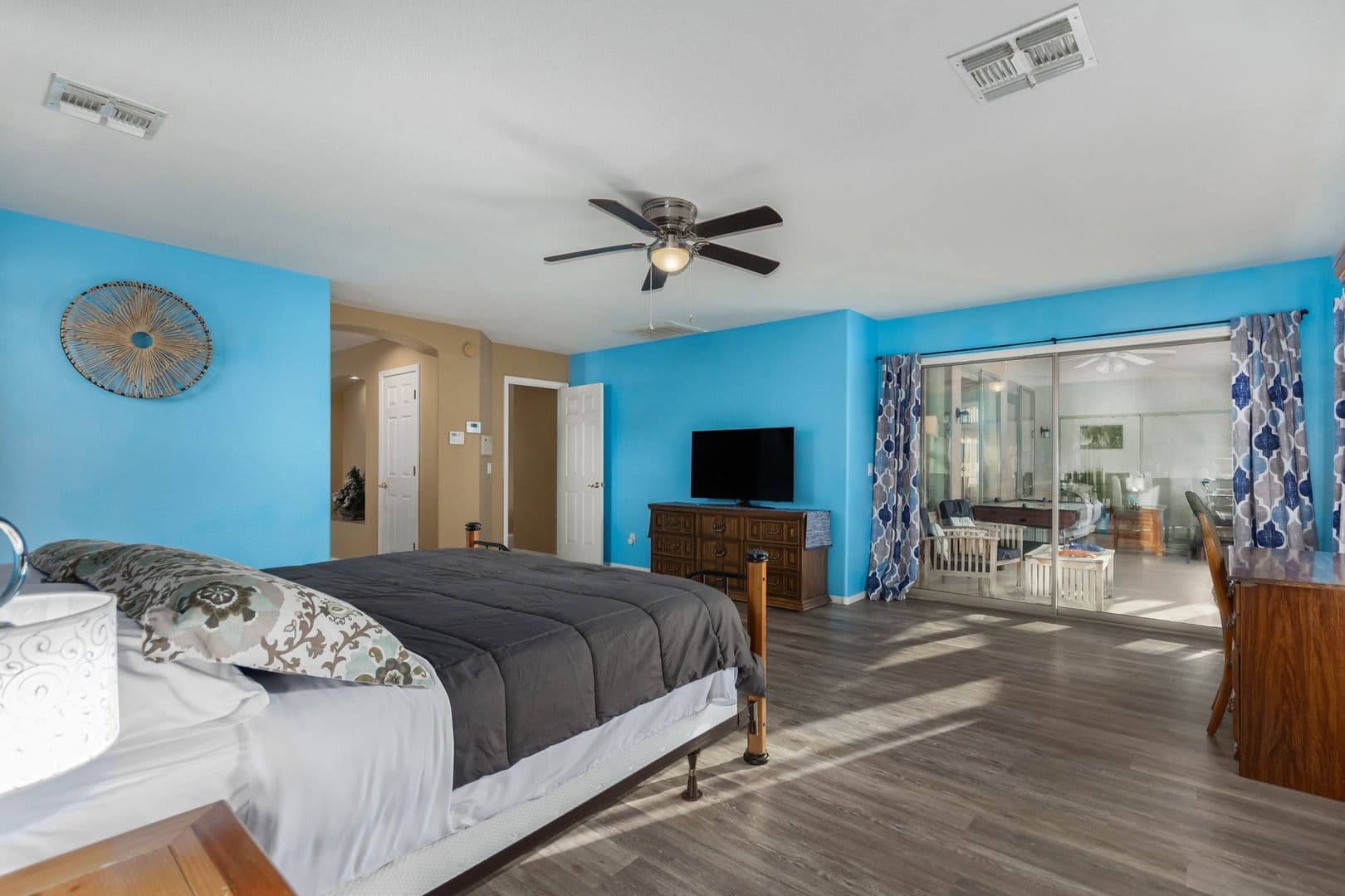 Peoria House: 8440 W Alex Ave